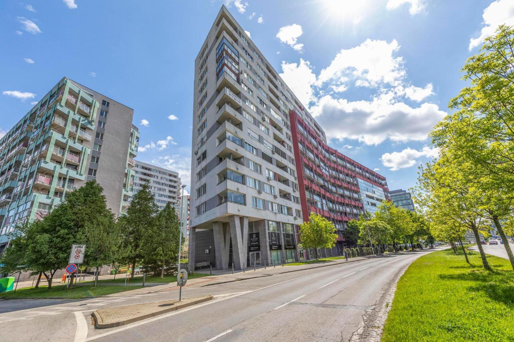 Tomato Apartment - With Free Parking Bratislava Eksteriør billede