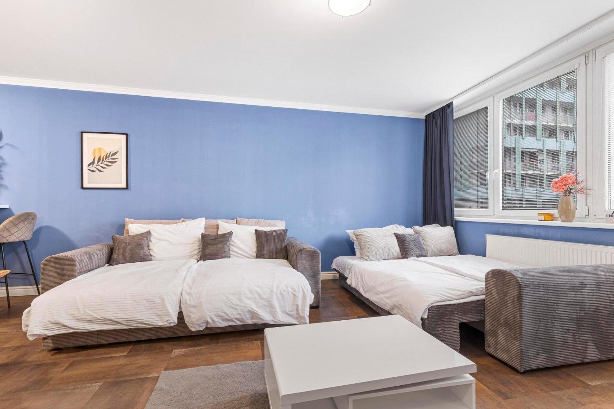 Tomato Apartment - With Free Parking Bratislava Eksteriør billede